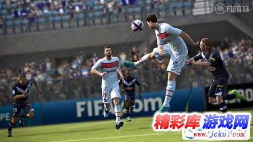 《FIFA13》怎么進(jìn)攻、怎么防守 4